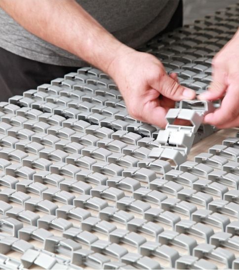 Montáž plastových organizátorů